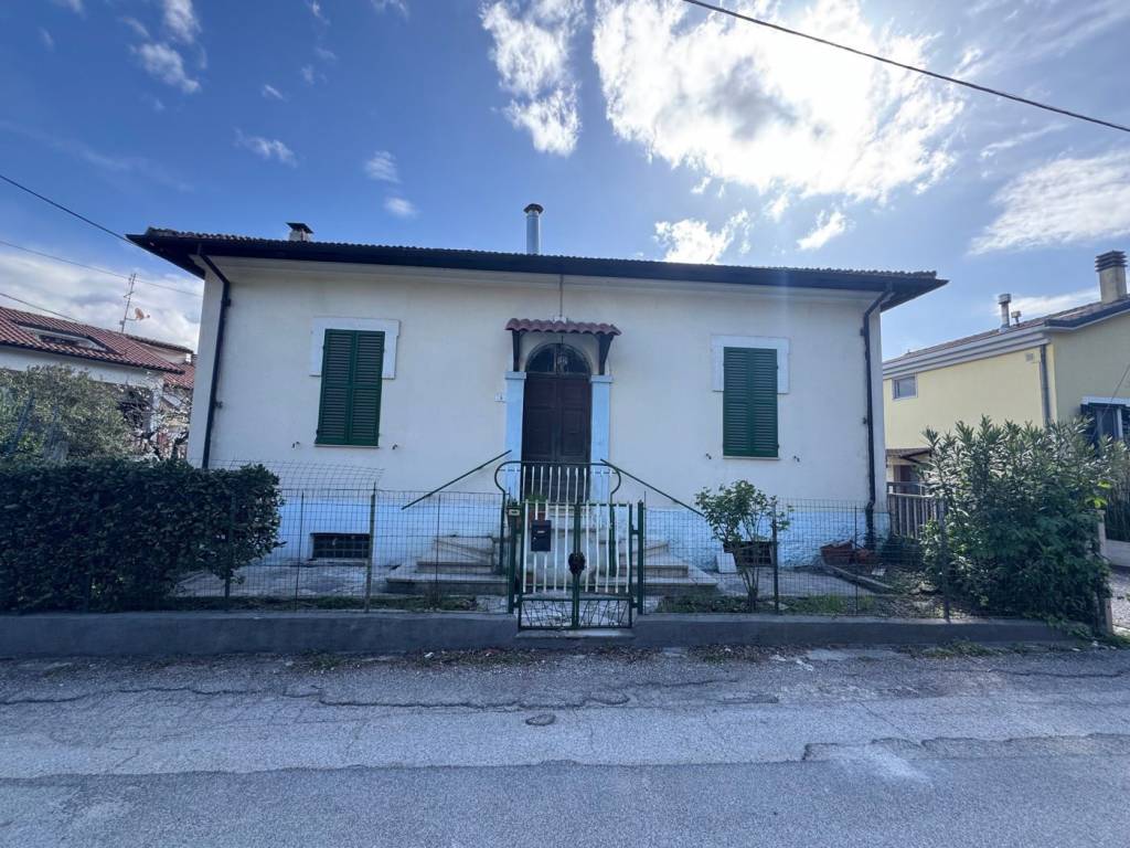 Casa indipendente a Terni in Casetta in Strada del Rancio Marmore - Foto 3