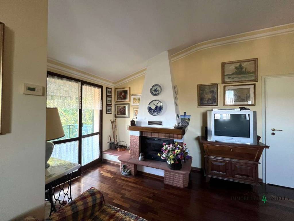 Appartamento a Carpineti in via IV Novembre 63 - Foto 2