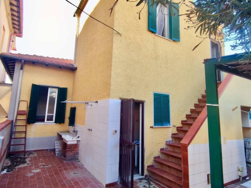 Villa a Follonica in Via Solferino - Foto 4