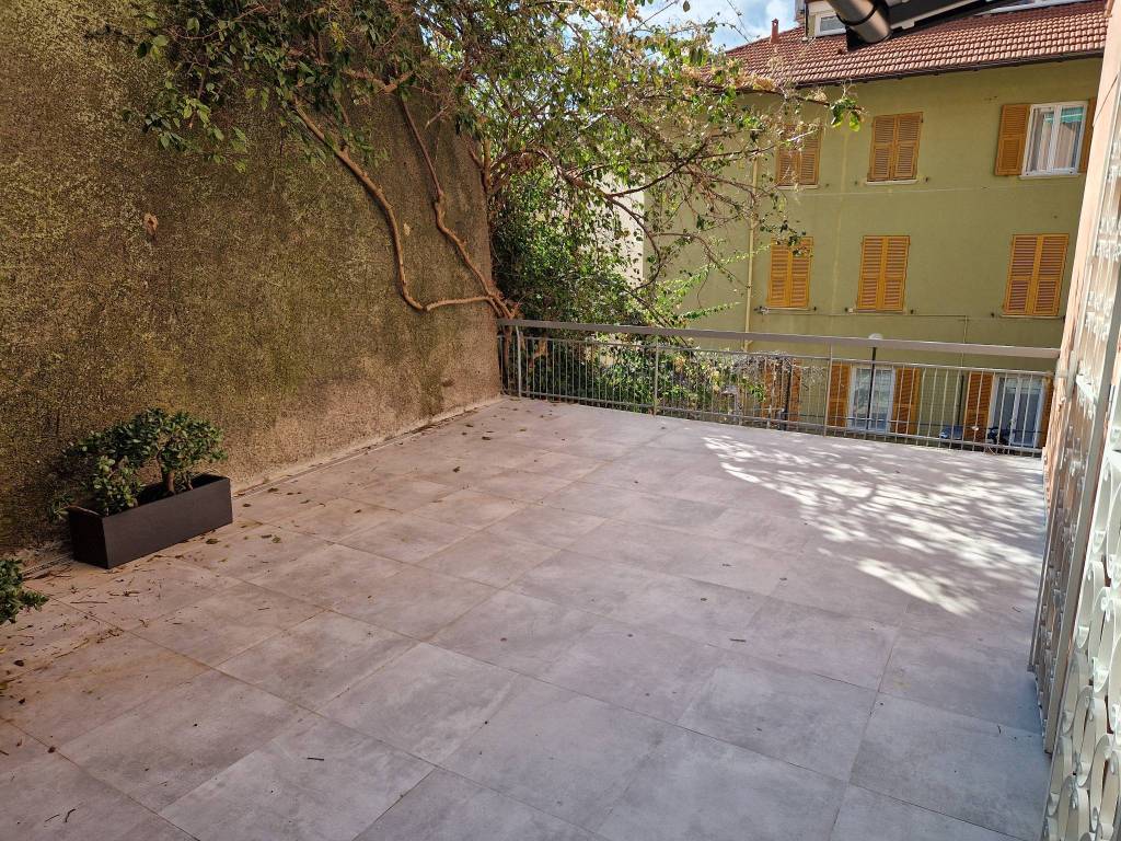 Appartamento a Varazze in Via Alessandro Reccagno, 35 - Foto 2