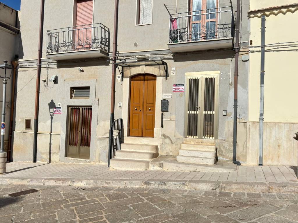 Casa indipendente a Apricena in Largo Sant'Antonio, 16 - Foto 2