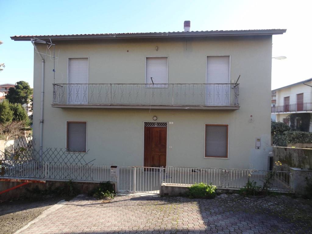 Casa indipendente a San giorgio del sannio in Trav. II Viale C. Spinelli, 3 - Foto 2