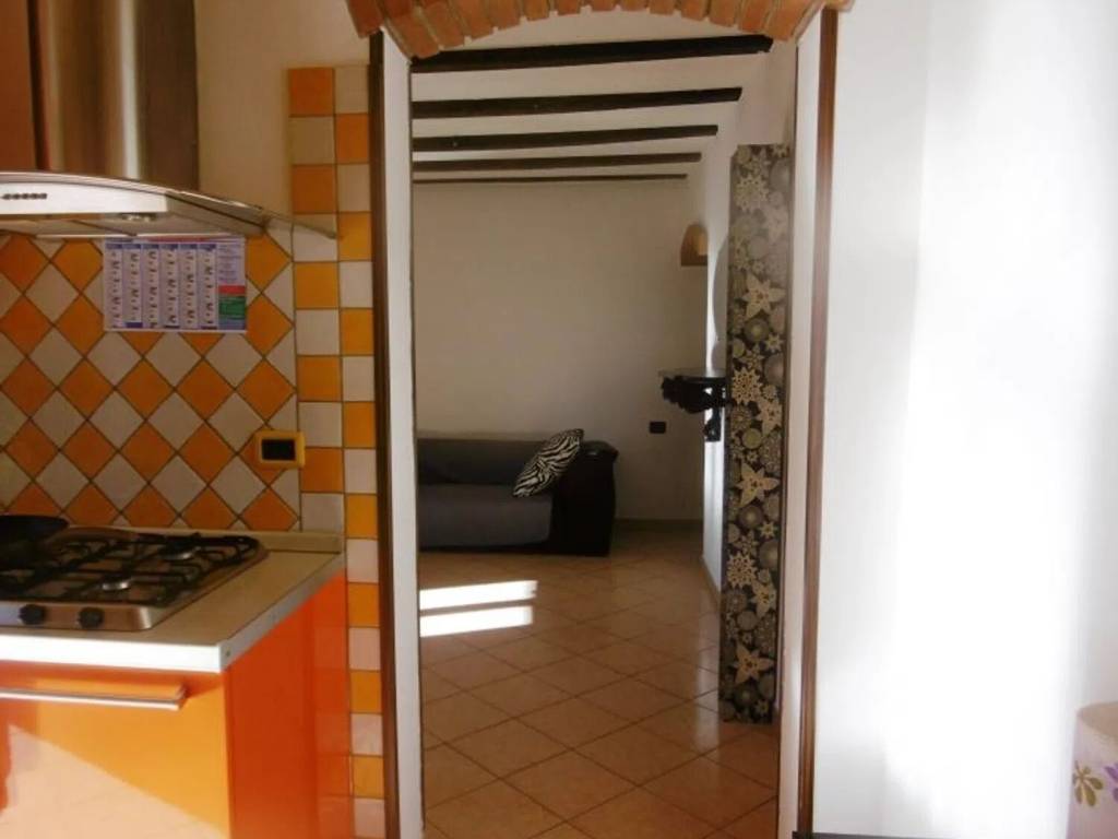 Appartamento a Viggiù in Castagna S.N.C. - Foto 2