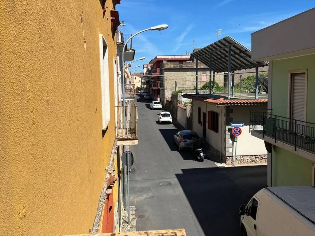 Palazzo / stabile a Mondragone in Via Fabio Filzi, 48 - Foto 2