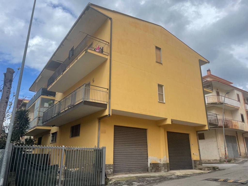 Appartamento a Lamezia terme in Via Papa Pio XII - Foto 2
