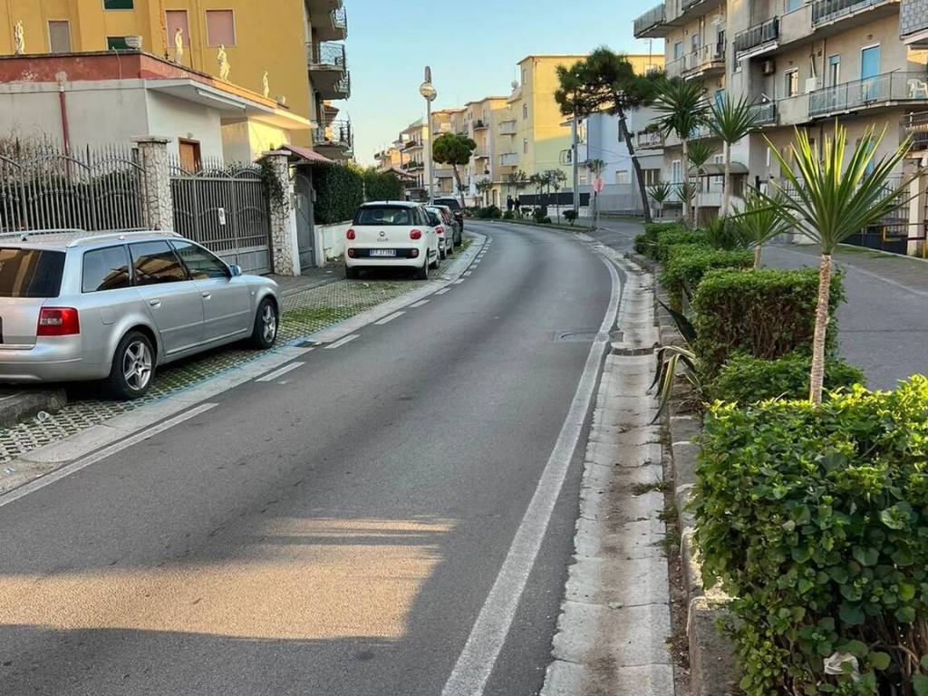 Appartamento a Mondragone in Viale Europa, 41 - Foto 3