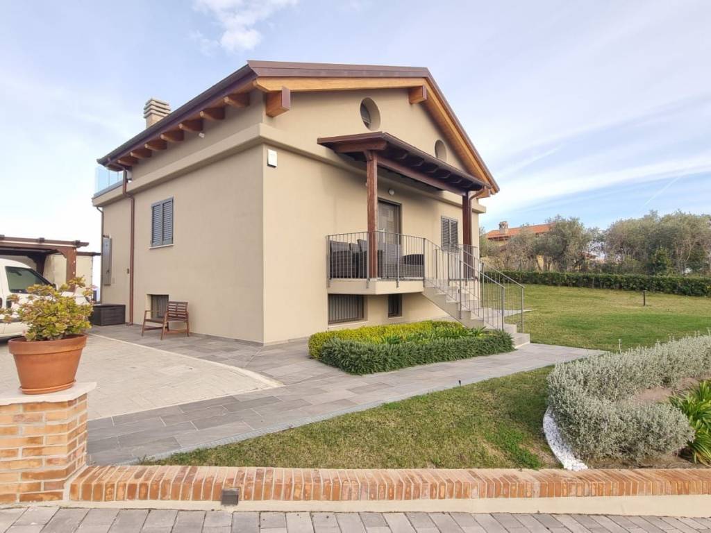 Casa indipendente a Roseto degli abruzzi in Località Giardino - Foto 5