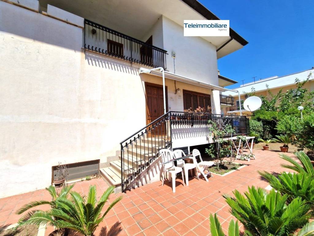 Villa a Terracina in Via delle Arene - Foto 2