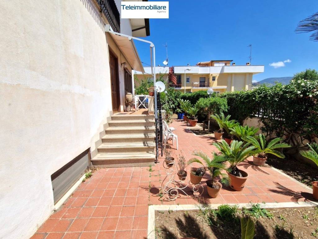 Villa a Terracina in Via delle Arene - Foto 3