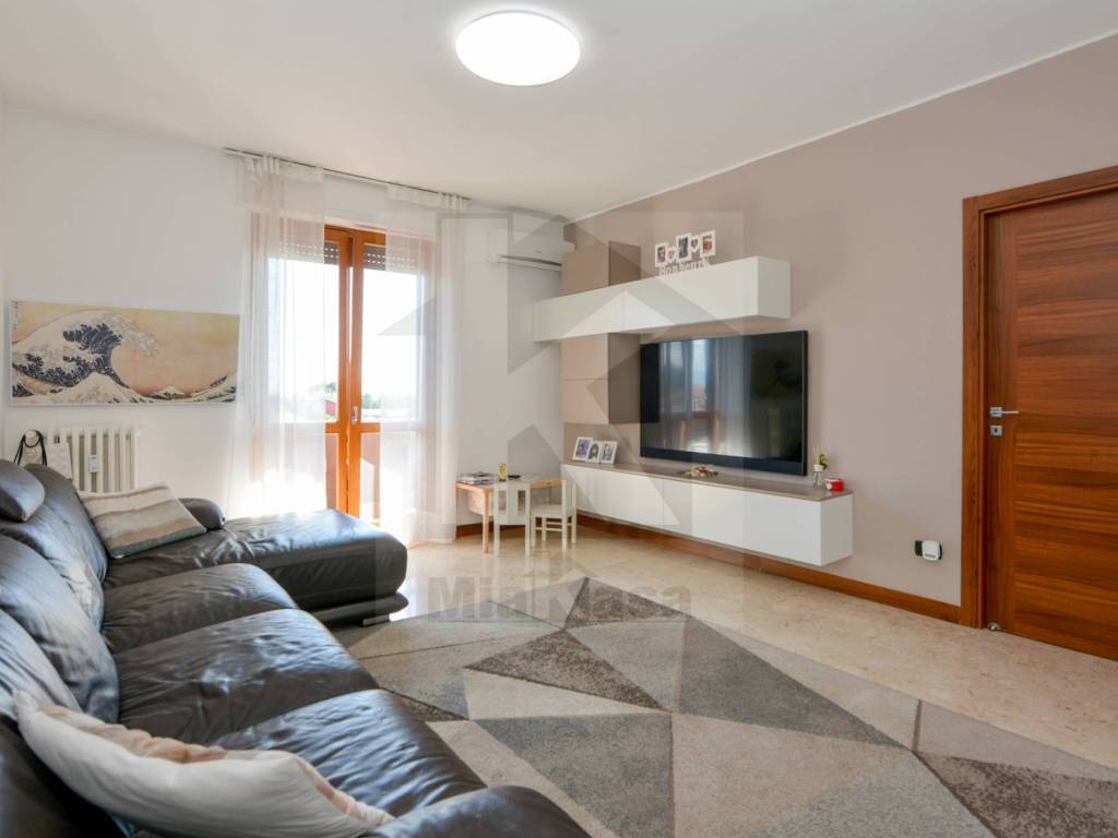 Appartamento a Uboldo in via Tamborini, 3 - Foto 2