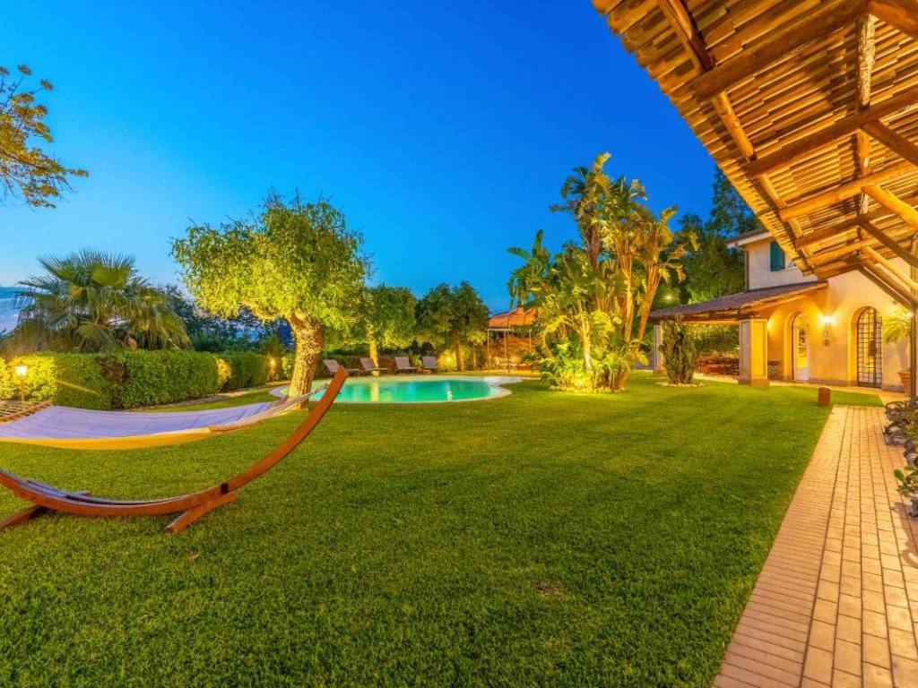 Villa a Polistena in Via Architetto Rodinò Toscano, 17 - Foto 2