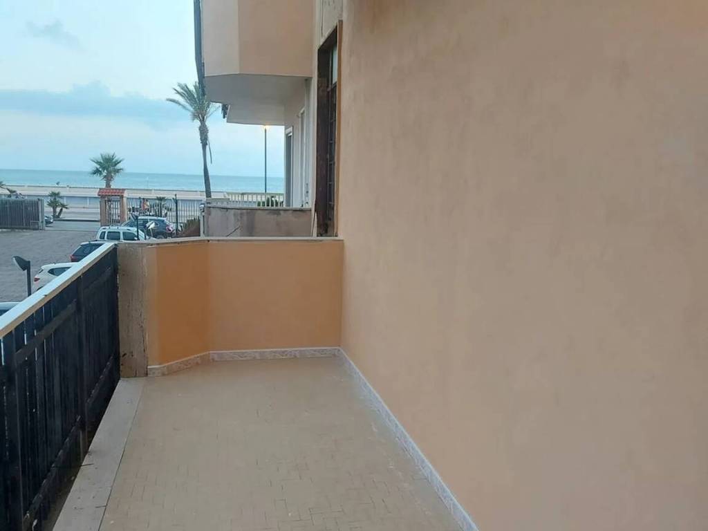 Appartamento a Mondragone in Viale Europa, 112 - Foto 2