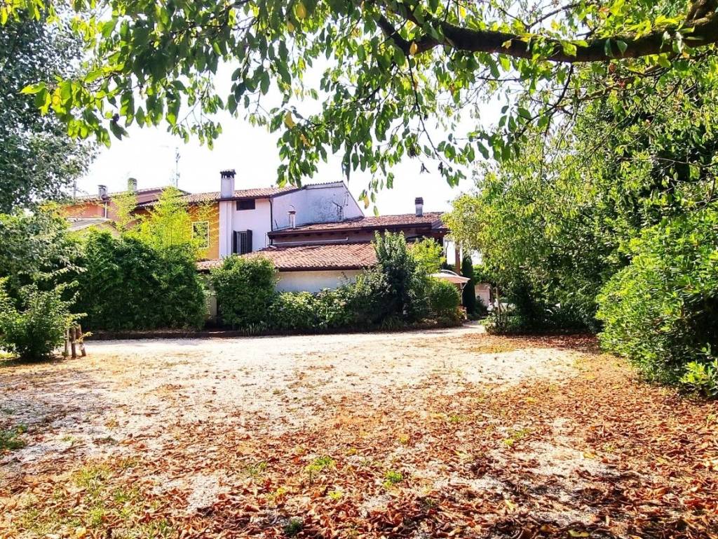 Rustico / casale a Valeggio sul mincio in Strada Salionze - Foto 4