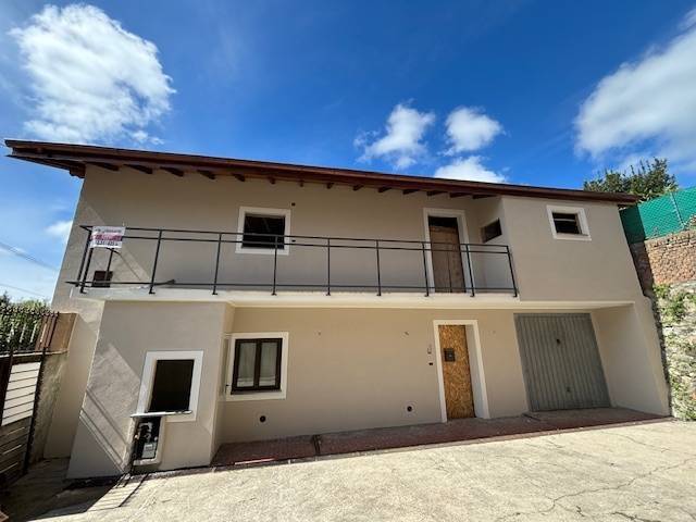 Casa indipendente a Besozzo in Via Gorini, 33 - Foto 2