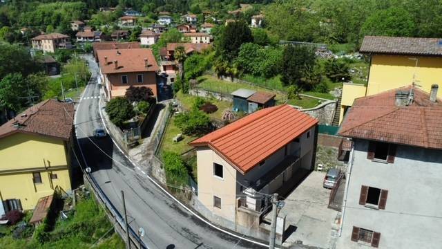 Casa indipendente a Besozzo in Via Gorini, 33 - Foto 3