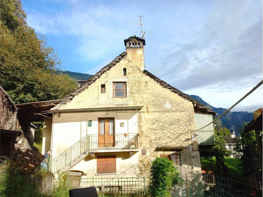 Appartamento a Varzo in Loc. Vaniullo, 4 - Foto 2