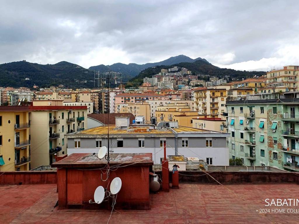 Appartamento a Salerno in Via Alessandro Laurenzi, 3 - Foto 4