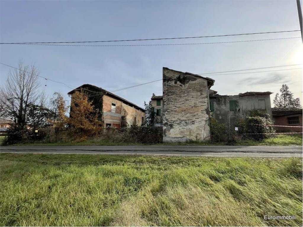 Rustico / casale a Traversetolo in carcarecchio - Foto 1