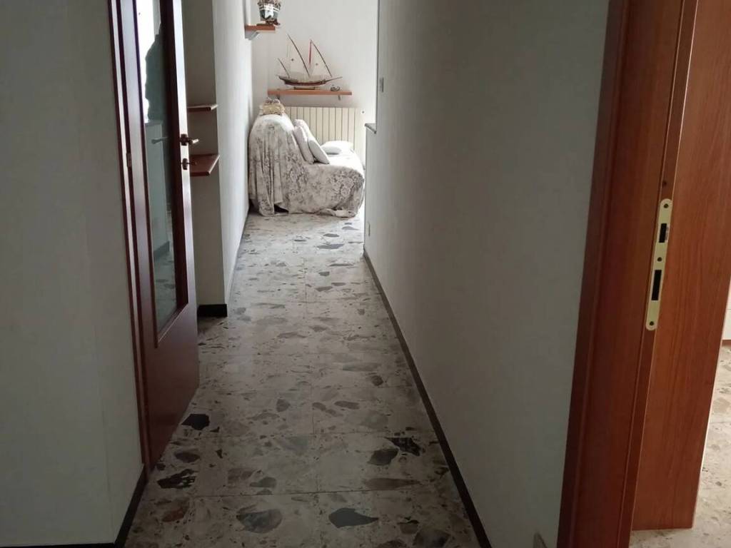 Appartamento a Spotorno in Piazza Serrati - Foto 5