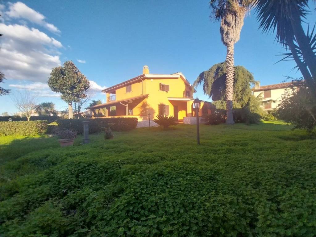 Villa a Aprilia - Foto 2