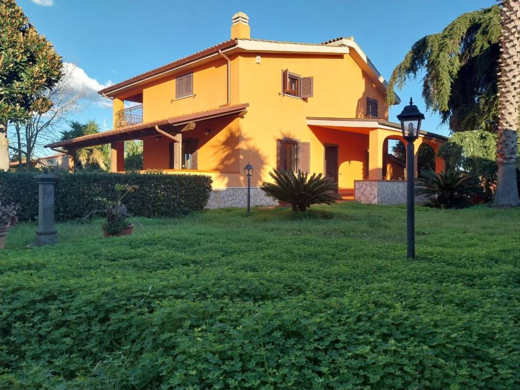 Villa a Aprilia - Foto 5