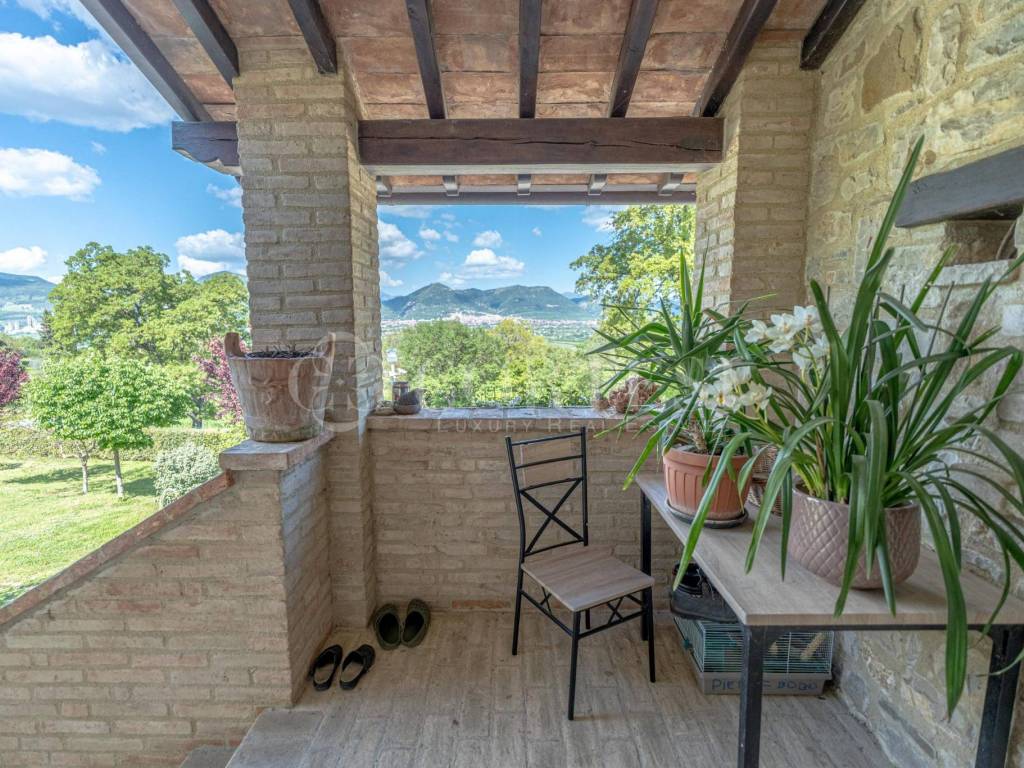 Villa a Gubbio in Strada Provinciale 206 di Monte Lovesco - Foto 2