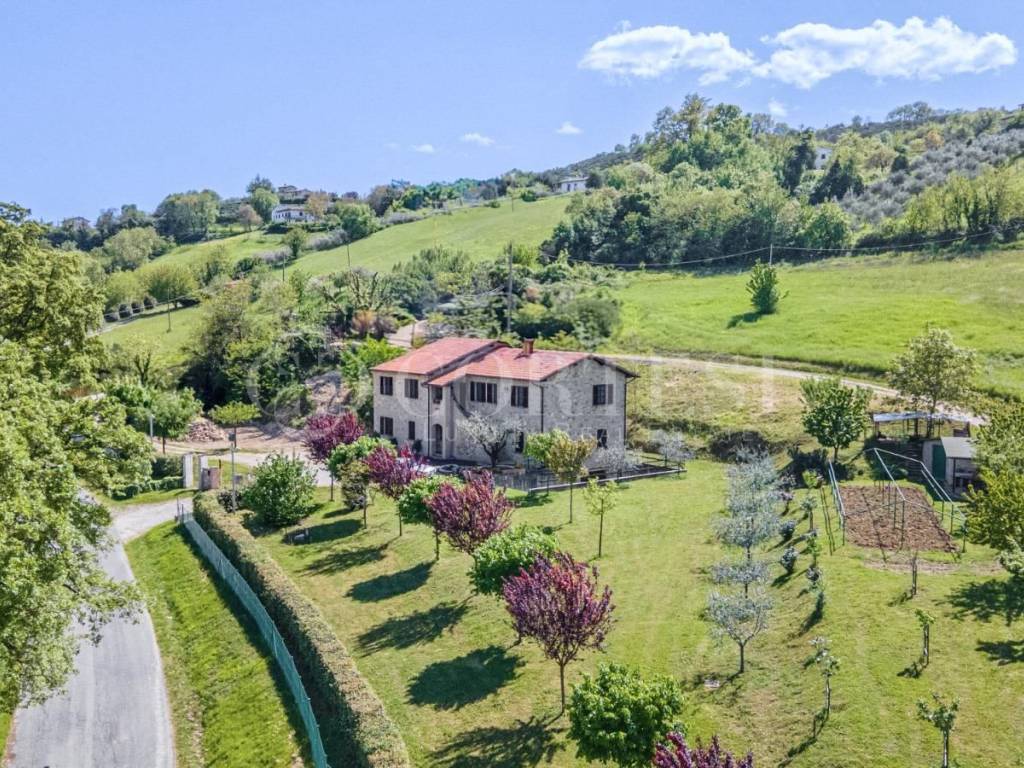 Villa a Gubbio in Strada Provinciale 206 di Monte Lovesco - Foto 3