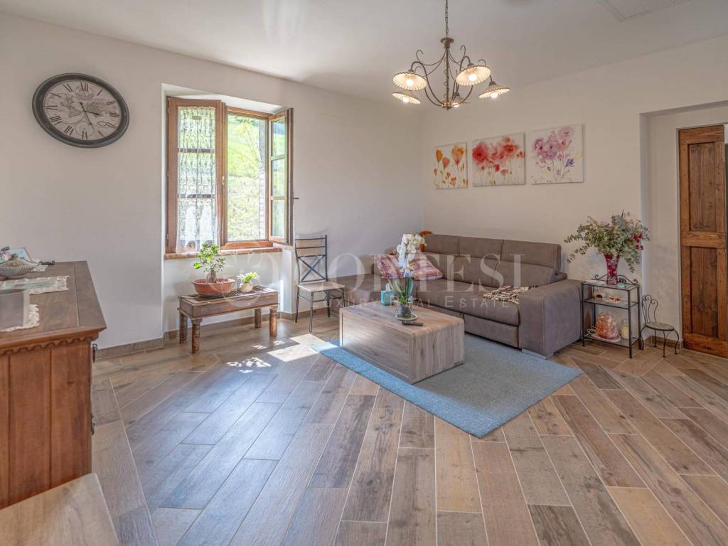 Villa a Gubbio in Strada Provinciale 206 di Monte Lovesco - Foto 4