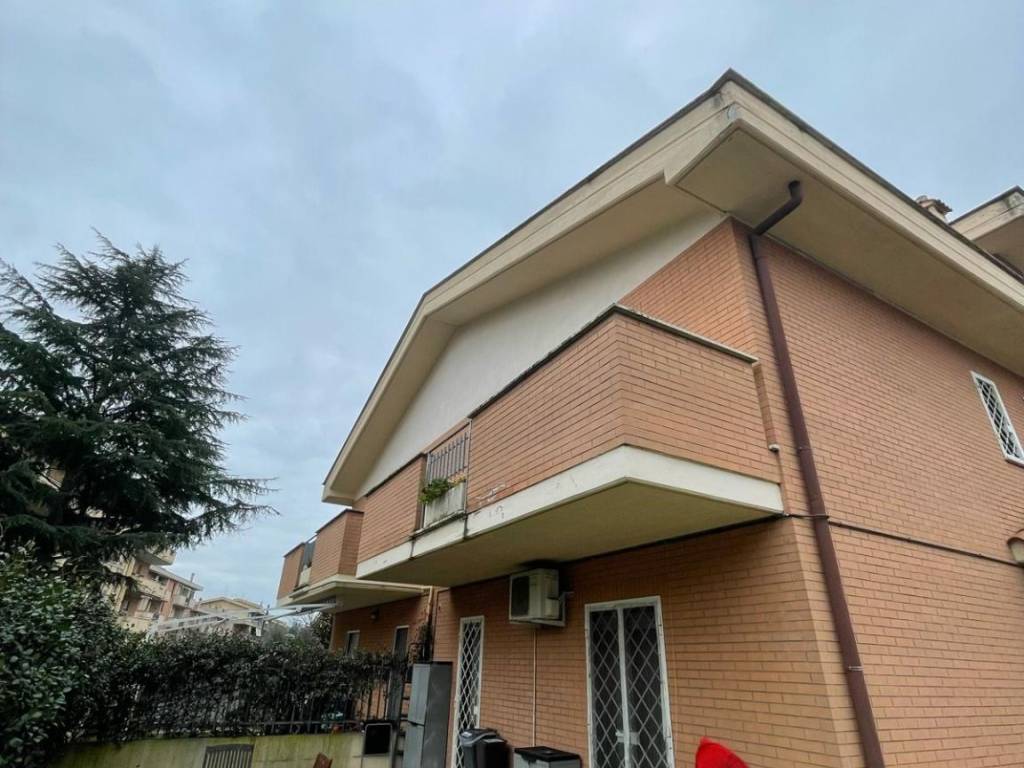 Villetta a schiera a Aprilia in Via Ildebrando Pizzetti, 10 - Foto 2