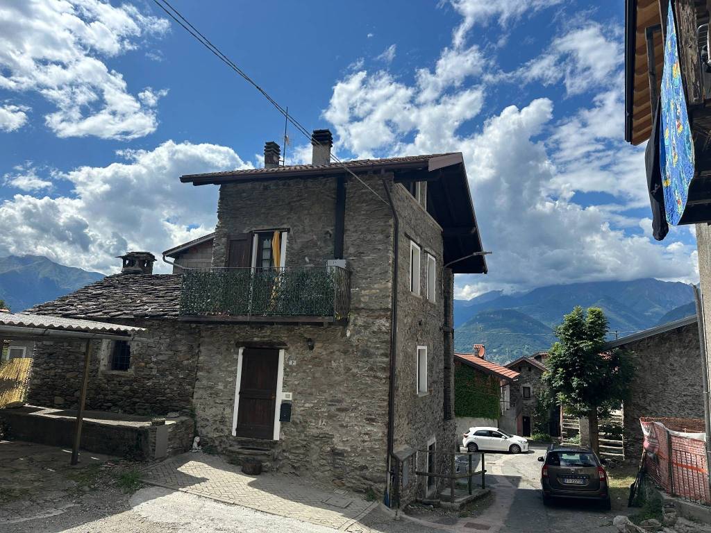 Casa indipendente a Colico in Via Fontana, 3 - Foto 2