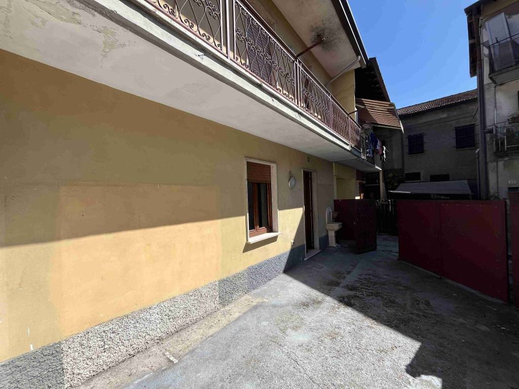Appartamento a Sesto calende in Largo Dante Alighieri, 2 - Foto 3