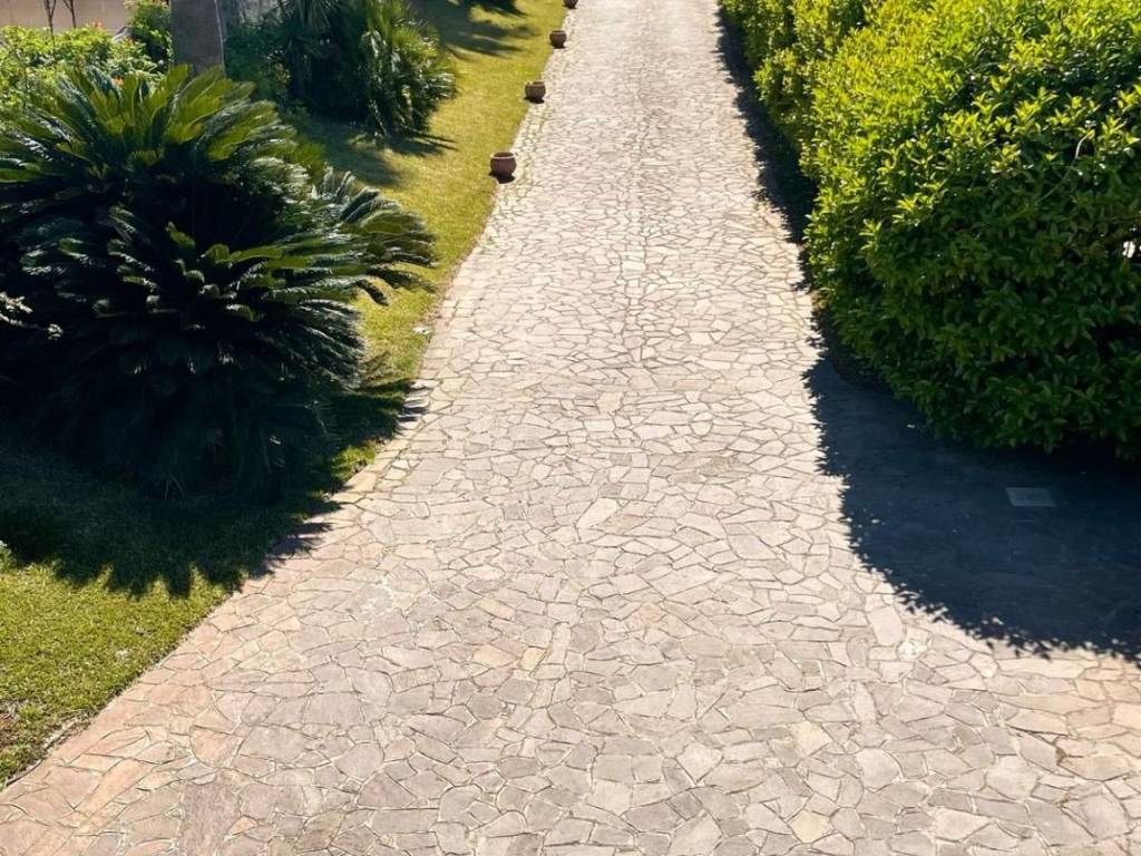 Villa a Casarano in Via Don Luigi Sturzo - Foto 2