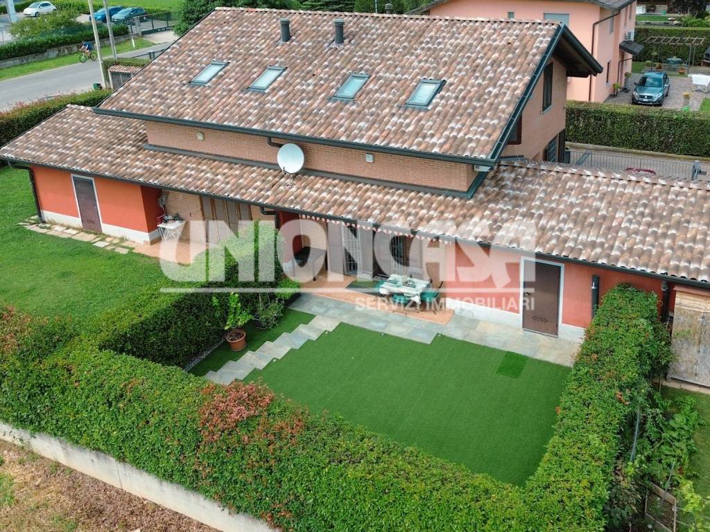 Villa a Fenegrò in Via Dante Alighieri - Foto 2