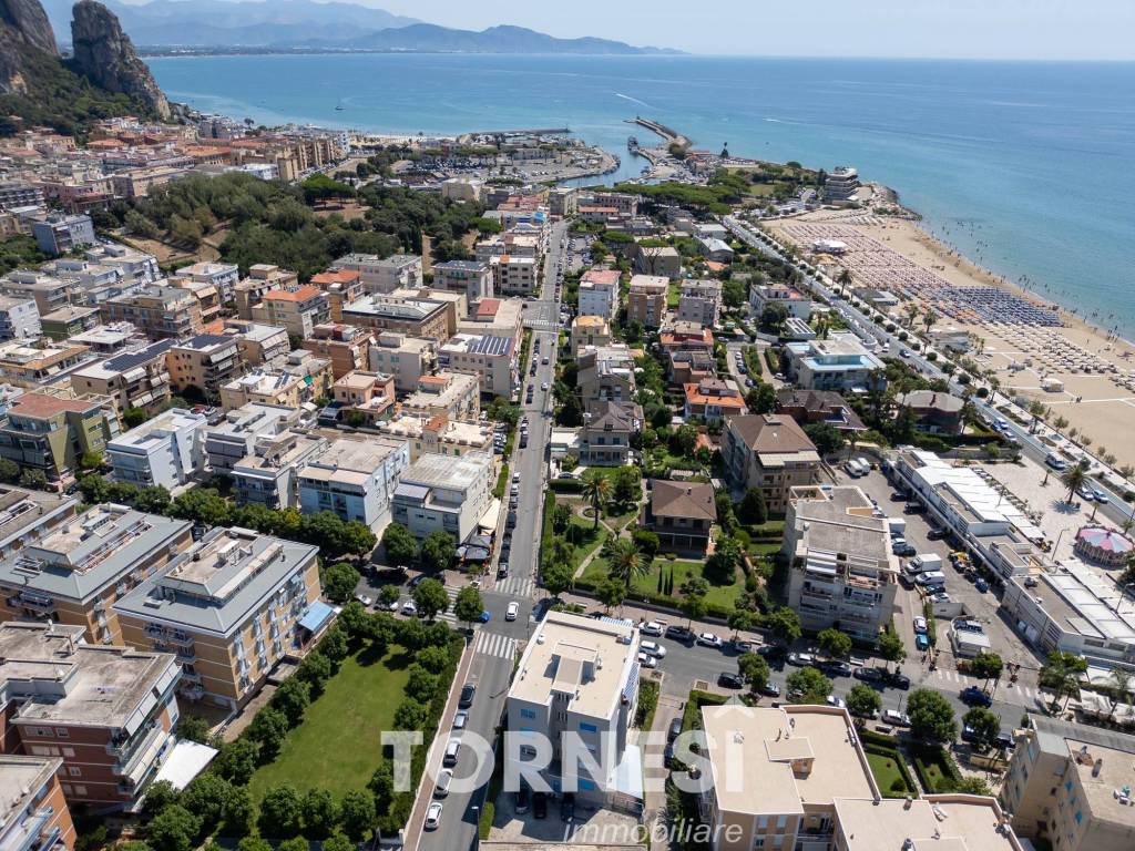 Appartamento a Terracina in Viale della Vittoria - Foto 4