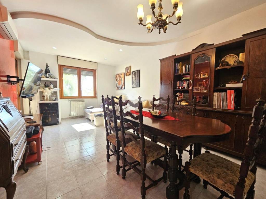 Appartamento a Latina in Strada Acque Alte - Foto 4