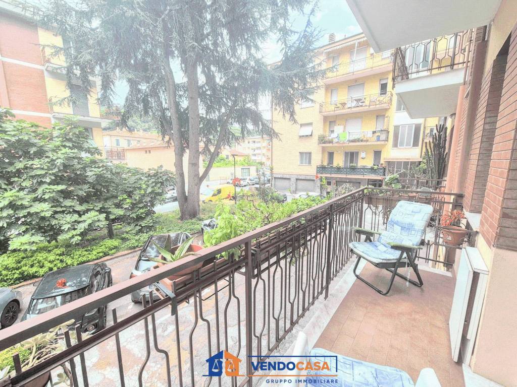 Appartamento a Finale ligure in Viale Dante Alighieri - Foto 3