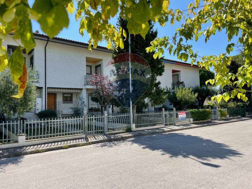 Villetta a schiera a Recanati in VIA PINTURA DEL BRACCIO, 13 - Foto 2