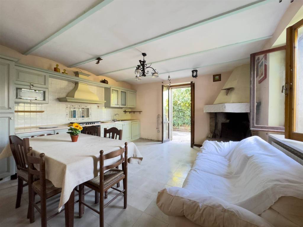 Casa indipendente a Trevi in Via San Luigi, 9 - Foto 2