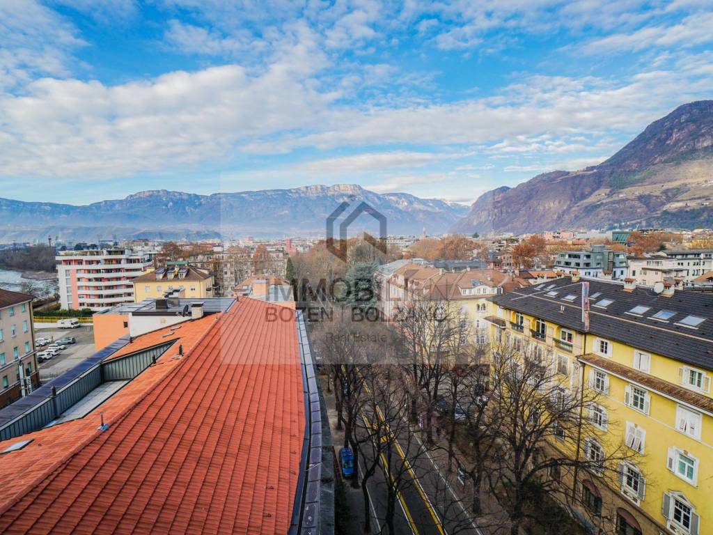 Attico / mansarda a Bolzano in Via Alto Adige, 19 - Foto 4