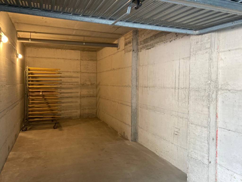 Box / garage a Carugo in Via Vittorio Veneto - Foto 4