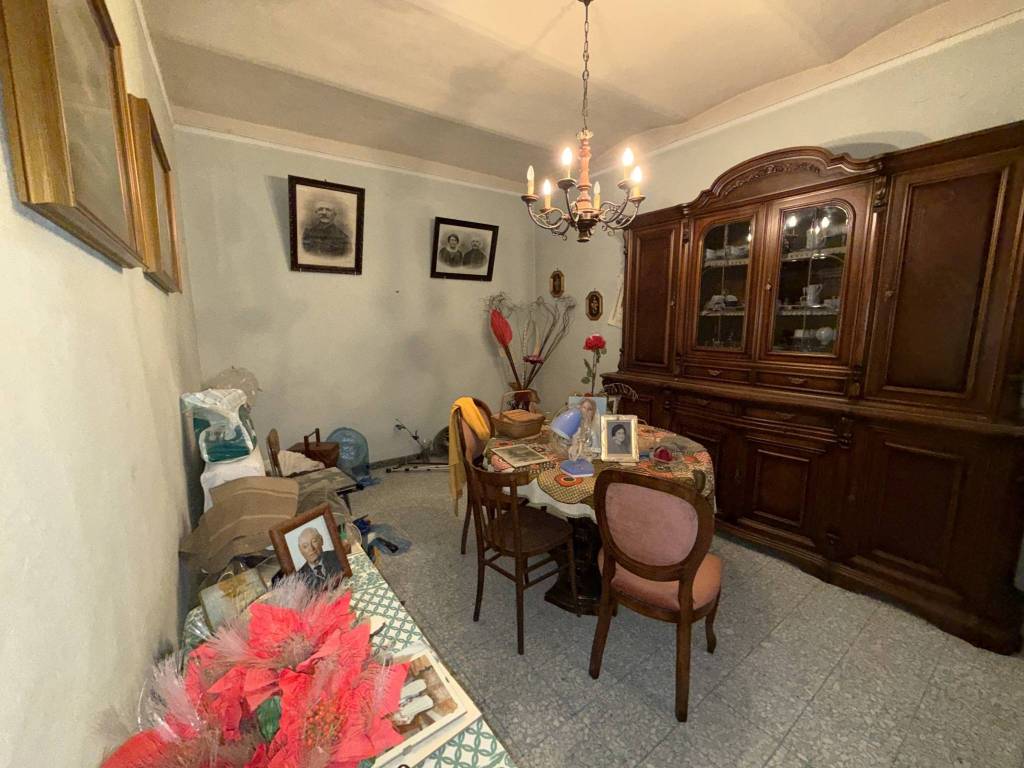 Casa indipendente a Castiglione del lago in Via Fratelli Bandiera - Foto 2