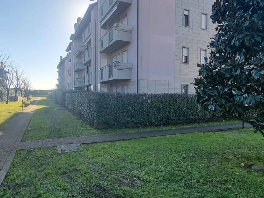 Appartamento a Cornate d'adda in Via Martiri delle Foibe, 10 - Foto 4