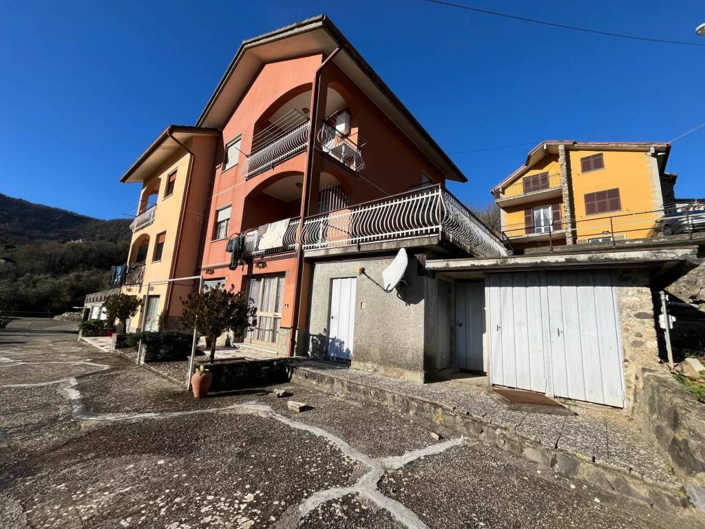 Casa indipendente a San colombano certenoli in Via Giovanni Daveggio - Foto 2