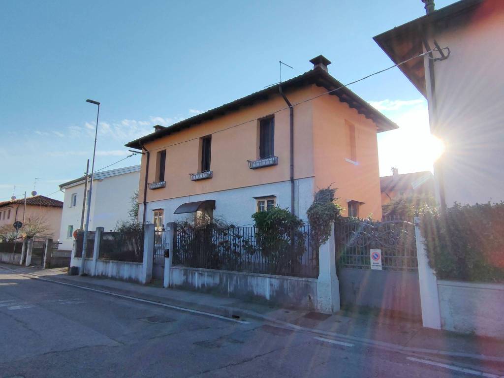 Casa indipendente a Udine in Via Vercelli - Foto 2