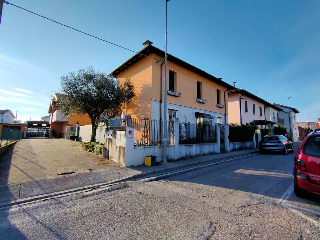 Casa indipendente a Udine in Via Vercelli - Foto 3