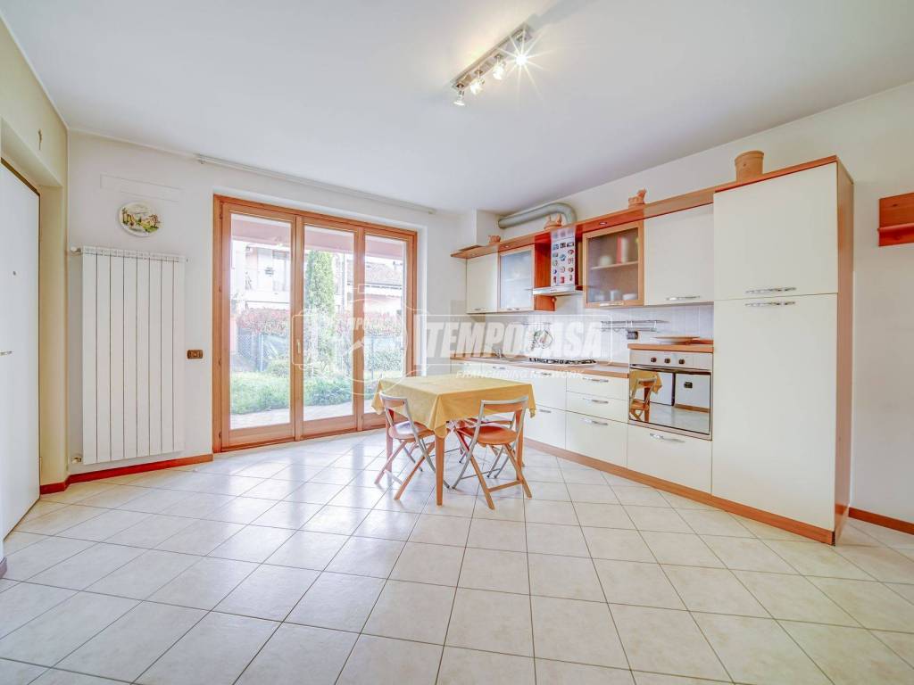 Appartamento a Albizzate in Via Francesco Petrarca - Foto 5