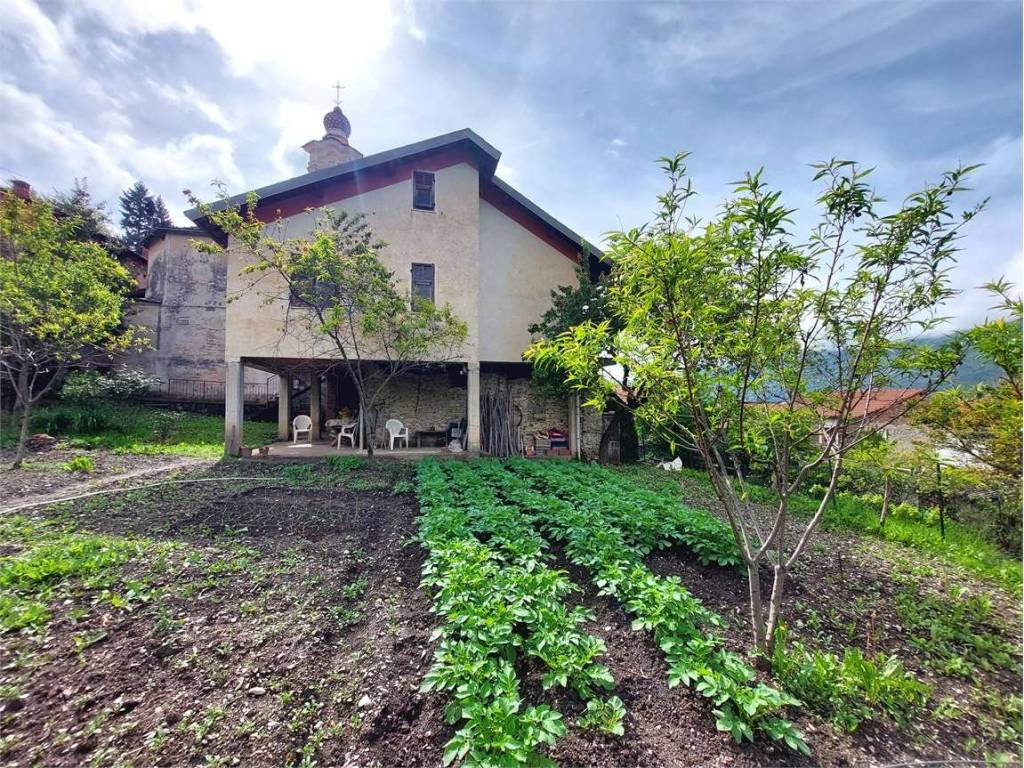 Casa indipendente a Pornassio in Via Annunziata , 3 b - Foto 2