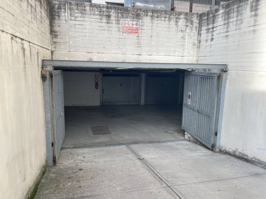Box / garage a Parma in Via Verona, 38 - Foto 4
