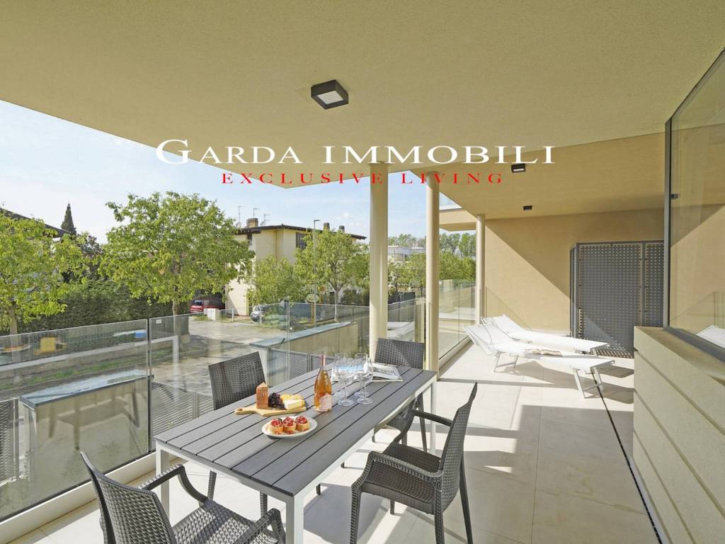 Appartamento a Desenzano del garda in Via Francesco Agello - Foto 2
