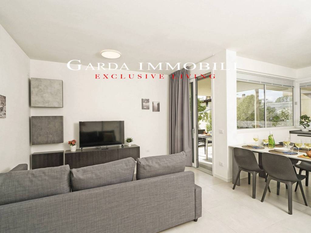 Appartamento a Desenzano del garda in Via Francesco Agello - Foto 3